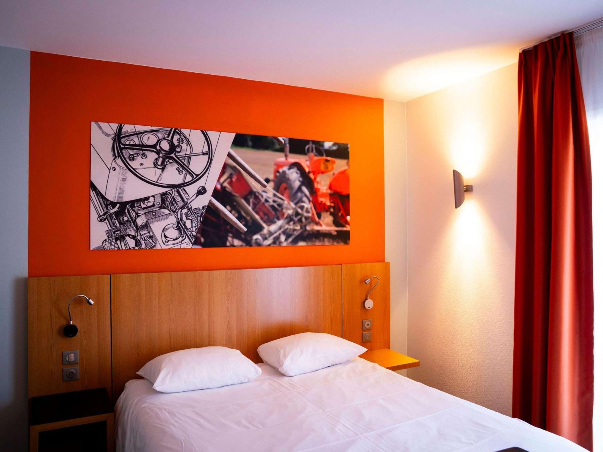Ibis Styles Bourbon Lancy Hotel Bagian luar foto